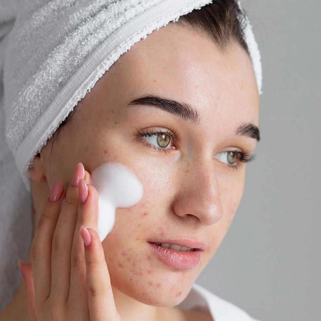 Luv it Sebum-ausgleichendes Reinigungsgel für Gesicht 200ml